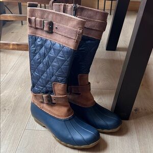 Sperry women’s Saltwater navy/brown tall nylon Duck boots 9.5